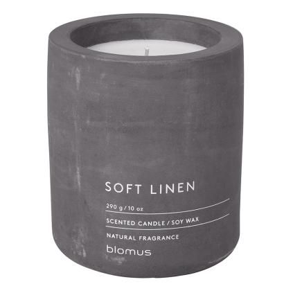 Mirisna svijeća FRAGA, ⌀ 9 cm, Soft Linen, Blomus