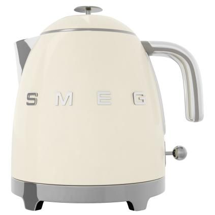 200195 smeg mini rychlovarna konvice kremova studio 02