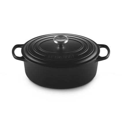 223809 kastrol signature 29 cm 4 7 l ovalny satin black litina le creuset