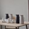 Vakuumski vrč NORMAN FOSTER, 1 l, svijetlo siva, plastika, Stelton