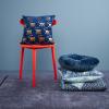 215235 2 dekoracni polstar mandarin 40 cm modra polyester kaat amsterdam