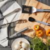 223821 1 grilovaci vidlice bbq 43 cm stribrna nerezova ocel le creuset
