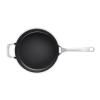 223656 6 panev na sote essential 26 cm 4 l cerna hlinik le creuset