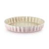 224016 forma na kolac 28 cm shell pink kamenina le creuset