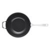 224136 4 neprilnava panev essential 30 x 9 cm cerna hlinik le creuset