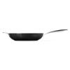 224238 3 neprilnava panev essential 30 x 6 5 cm cerna hlinik le creuset