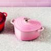 224490 1 uchyt na poklici signature heart 4 7 cm stribrna nerezova ocel le creuset