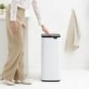 225867 4 dotykovy odpadkovy kos bo 30 l platinova ocel brabantia